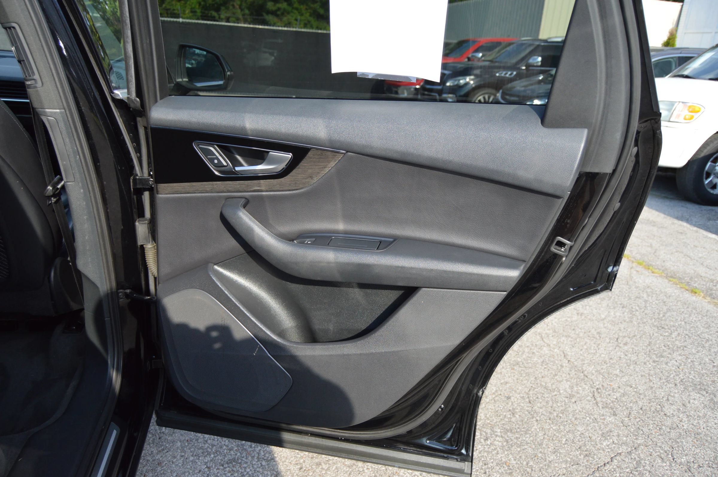 Used 2018 Audi Q7 3.0T Premium AWD/4WD image 26