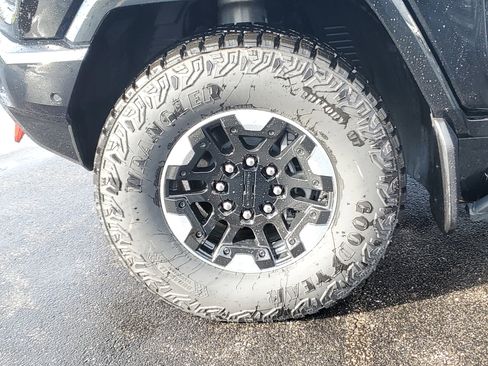 Used 2024 GMC Hummer EV 2X w/ Extreme Off-Road Package image 10