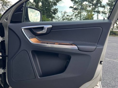 Used 2017 Volvo XC60 T5 Inscription w/ Advanced Package image 16