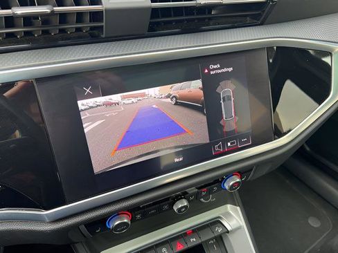 Used 2022 Audi Q3 2.0T Premium image 16