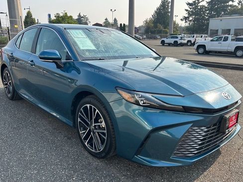 Certified 2025 Toyota Camry XLE FWD image 3