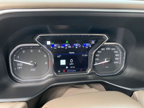 Used 2021 GMC Yukon XL Denali w/ Denali Premium Package AWD/4WD image 17