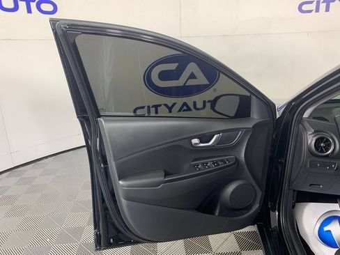Used 2023 Hyundai Kona SE FWD image 13