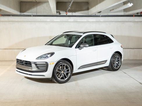 Certified 2026 Porsche Macan Turbo AWD/4WD image 1