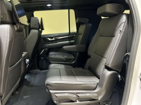 Used 2023 GMC Yukon XL Denali w/ Denali Reserve Package AWD/4WD image 25