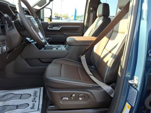 New 2026 GMC Sierra 3500 Denali w/ Denali Reserve Package AWD/4WD image 14