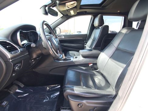 Used 2018 Jeep Grand Cherokee Limited AWD/4WD image 6