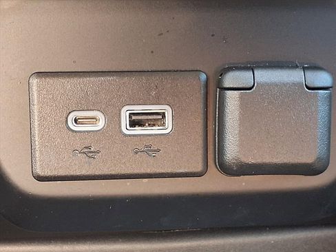 Used 2021 Chevrolet Silverado 1500 RST w/ Z71 Off-Road Package image 7