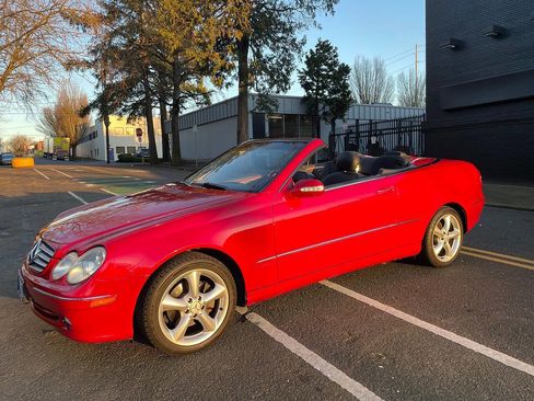 Used 2005 Mercedes-Benz CLK 320 CLK 320 2dr Cabriolet image 2