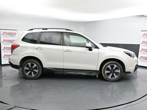 Used 2018 Subaru Forester 2.5i Limited image 9