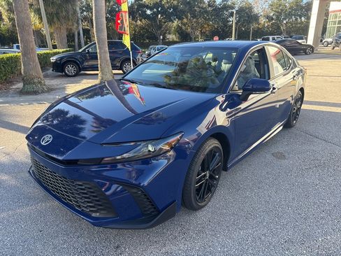 Used 2026 Toyota Camry SE image 3