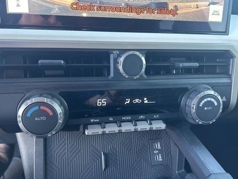 Used 2024 Toyota Tacoma TRD Sport image 11