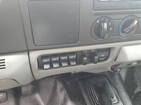 Used 2006 Ford F550 2WD Regular Cab Super Duty image 26