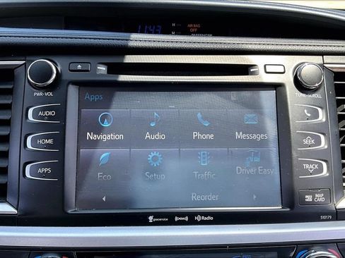 Used 2017 Toyota Highlander XLE AWD/4WD image 20