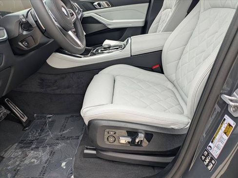 New 2026 BMW X5 xDrive40i w/ M Sport Package AWD/4WD image 4