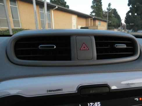 Used 2018 Kia Soul EV image 50