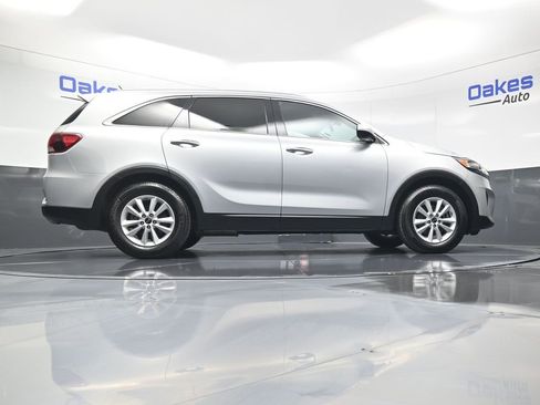 Used 2020 Kia Sorento LX w/ LX I4 Convenience Package image 45