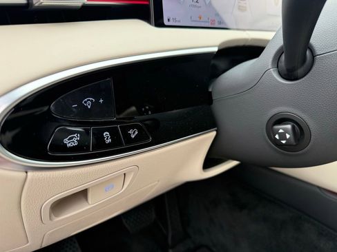 Used 2026 Genesis GV70 2.5T Advanced image 25