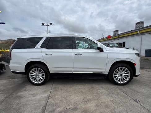 Used 2022 Cadillac Escalade Luxury AWD/4WD image 7