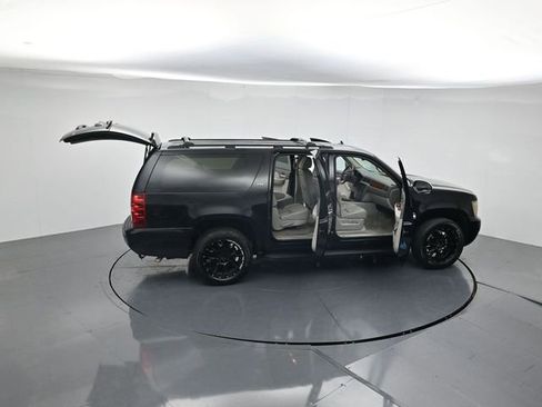 Used 2008 Chevrolet Suburban LTZ w/ LTZ Preferred Equipment Group AWD/4WD image 50