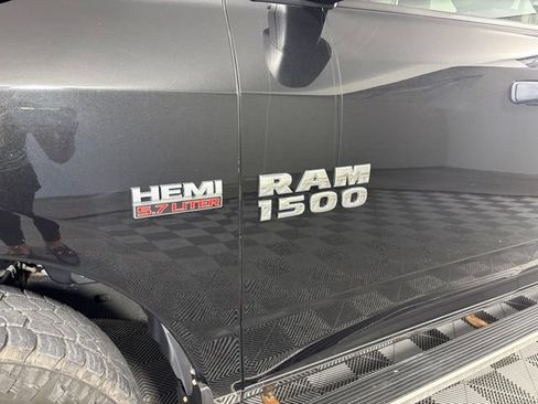 Used 2018 RAM 1500 ST w/ SXT Appearance Group AWD/4WD image 12