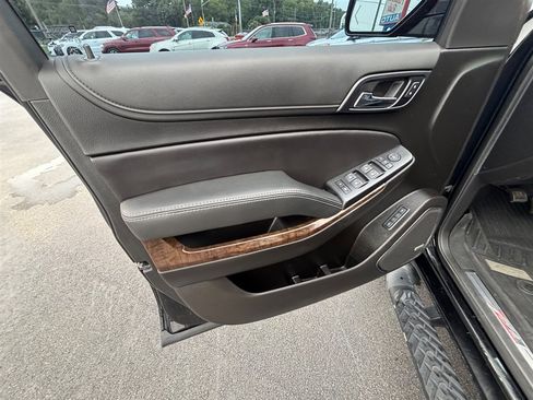 Used 2019 Chevrolet Suburban LT AWD/4WD image 16