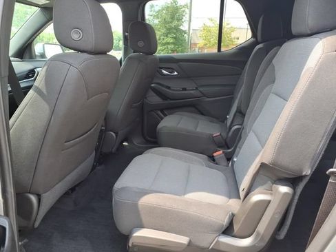 Used 2023 Chevrolet Traverse LT FWD image 10