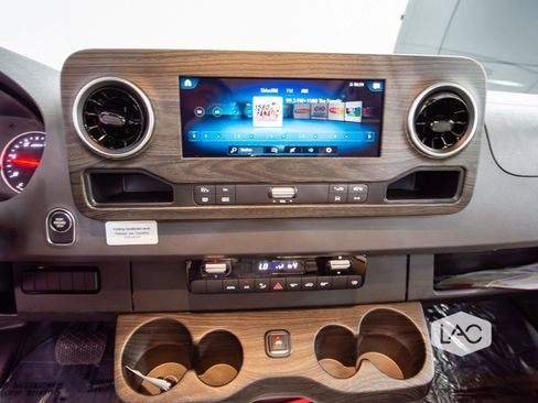 Used 2024 Mercedes-Benz Sprinter 3500 image 32