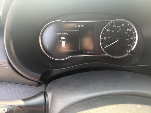 Used 2019 Nissan Kicks SR w/ SR Premium Package FWD image 12