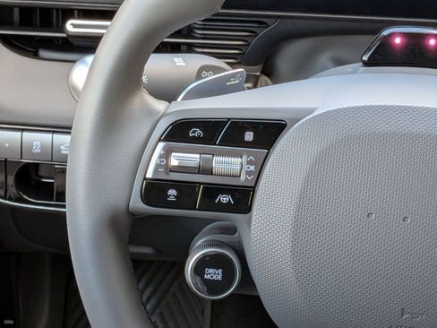 Used 2025 Hyundai Ioniq 5 SEL image 19