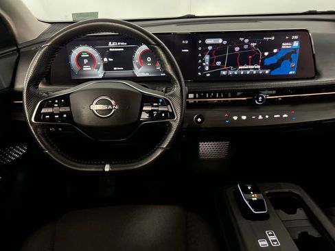 Used 2024 Nissan Ariya FWD image 12
