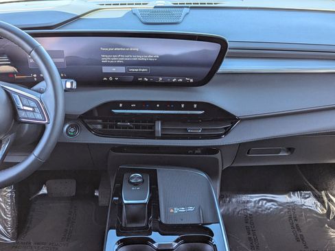 Certified 2025 Buick Enclave Preferred image 17