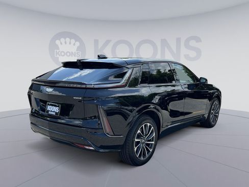 Used 2026 Cadillac Lyriq Sport RWD image 7