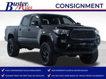 Used 2017 Toyota Tacoma TRD Sport w/ Tow Package (A/T)
