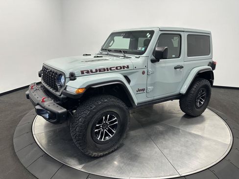 Used 2024 Jeep Wrangler Rubicon AWD/4WD image 4