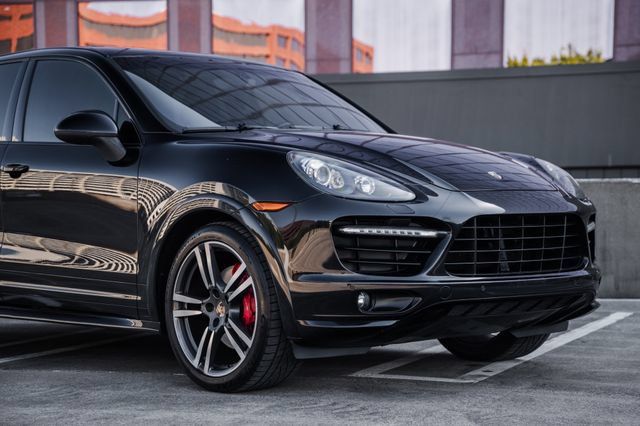 Used 2014 Porsche Cayenne GTS AWD/4WD image 54