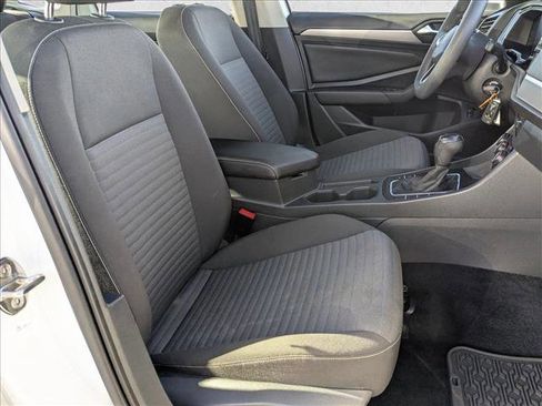 Used 2022 Volkswagen Jetta S image 19