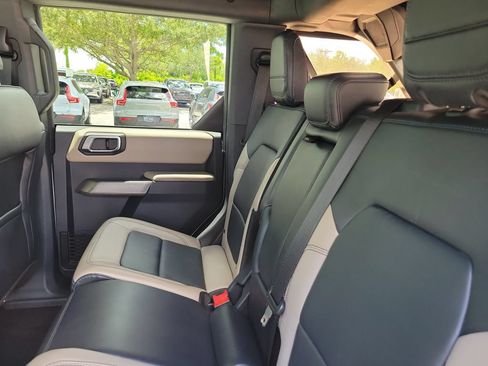 Used 2022 Ford Bronco Wildtrak AWD/4WD image 11