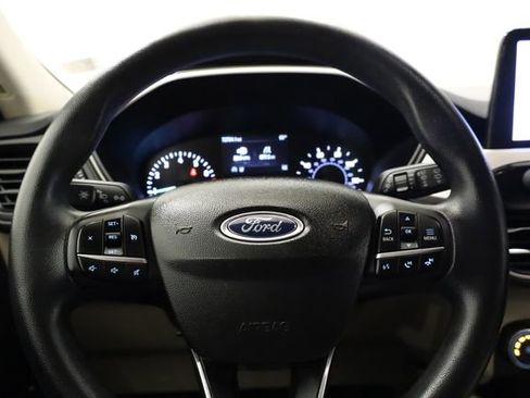 Used 2020 Ford Escape SE image 16
