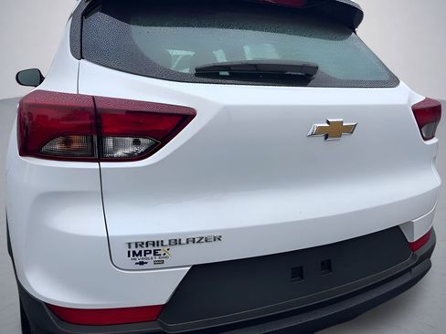 New 2026 Chevrolet TrailBlazer LS FWD image 28