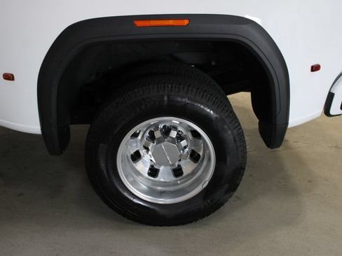 Used 2025 GMC Sierra 3500 Denali Ultimate AWD/4WD image 39