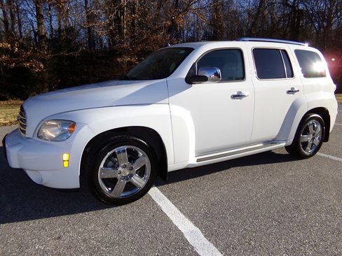 Used 2010 Chevrolet HHR LT w/ LT Preferred Equipment Group image 1