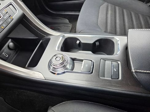 Used 2018 Ford Fusion SE w/ Fusion SE Technology Package FWD image 11