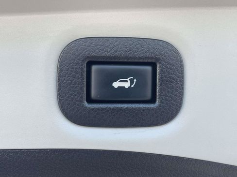 Used 2019 Nissan Rogue SL w/ Premium Package FWD image 11