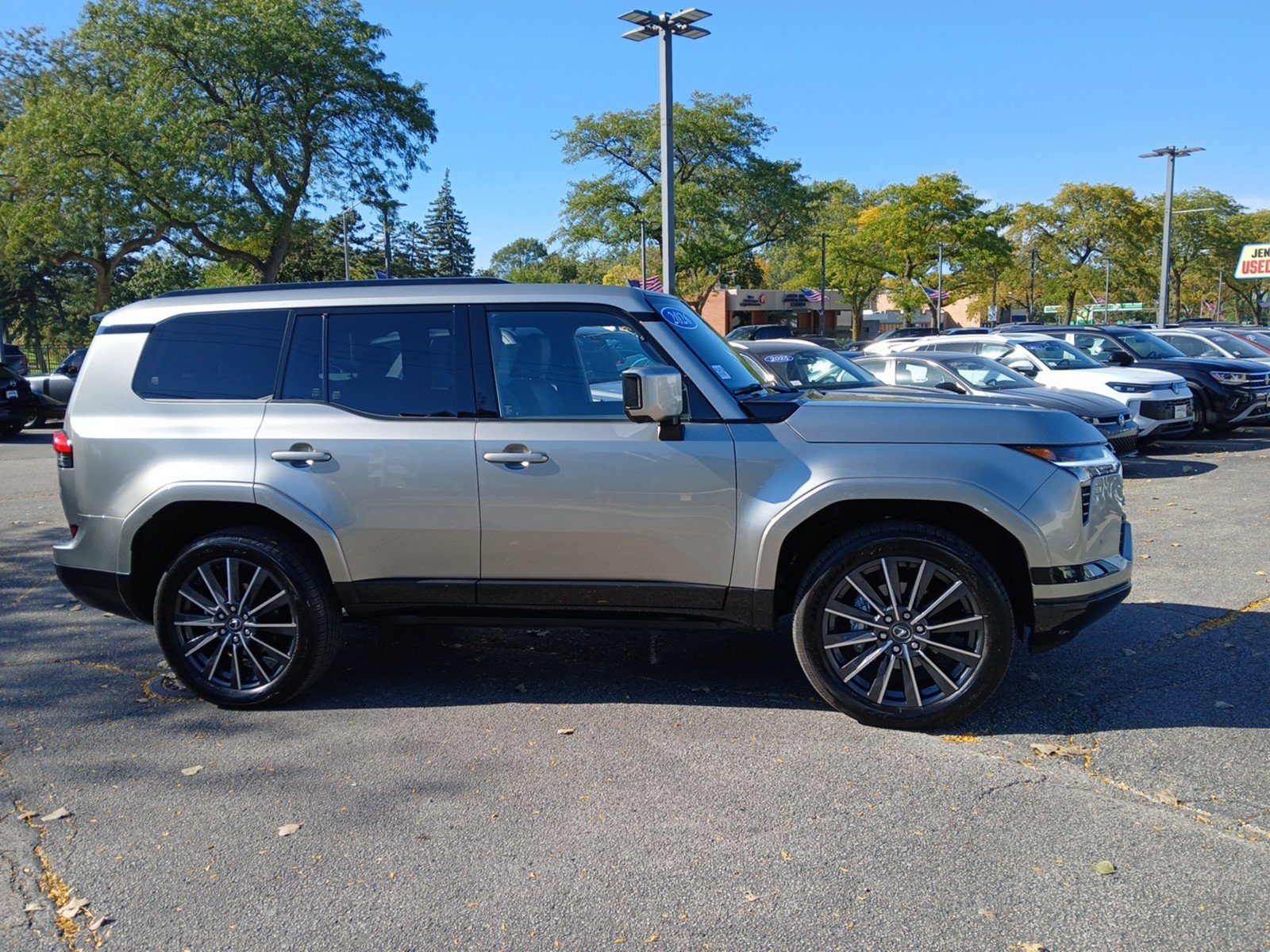 Used 2026 Lexus GX 550 w/ Accessory Package (2T) AWD/4WD image 3