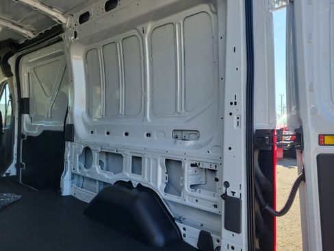 New 2026 Ford Transit 250 148 Medium Roof image 14