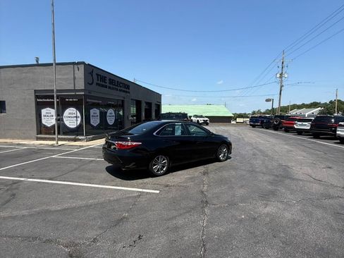 Used 2017 Toyota Camry SE FWD image 15