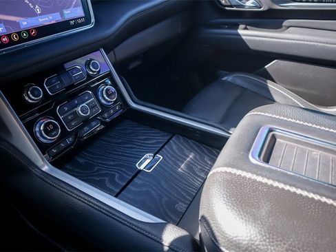 Used 2021 GMC Yukon Denali w/ Denali Ultimate Package image 19