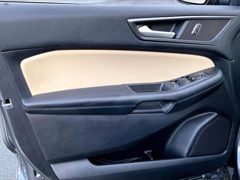 Used 2021 Ford Edge SE w/ Cargo Accessory Package image 24