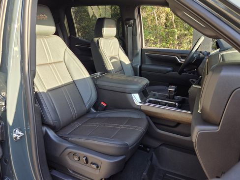 Used 2026 Chevrolet Silverado 1500 High Country w/ Technology Package AWD/4WD image 23